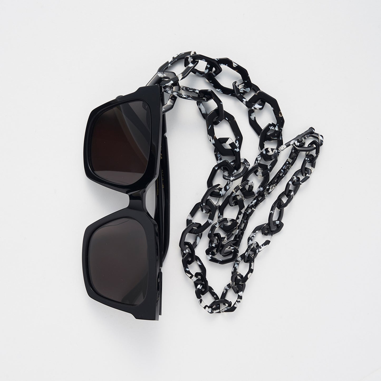 Chain Acetate Chunky Toggle | Black & White