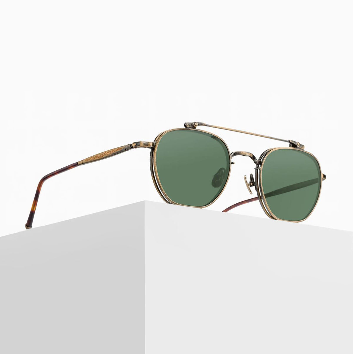 M3148 | Antique Gold / G-15 Flip-up Sun.